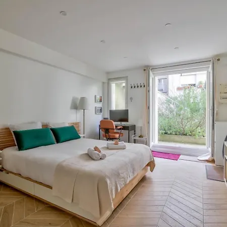 Superb Bien Equipe Montparnasse Apartment *