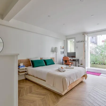 Superb Bien Equipe Montparnasse Apartment *