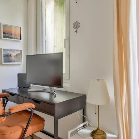 Superb Bien Equipe Montparnasse Apartment *