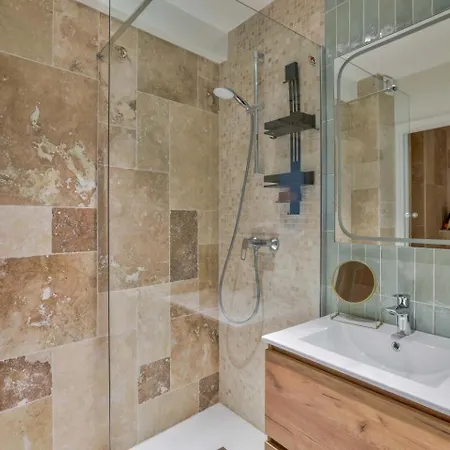 Apartment Superb Bien Equipe Montparnasse